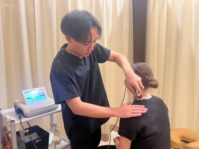 肩を触っていないのに、腕が上がりやすくなる？