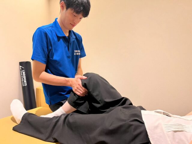 膝を触っていないのに、膝の動きが変わる？